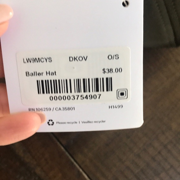 NEW Lululemon Baller Hat - Picture 4 of 8